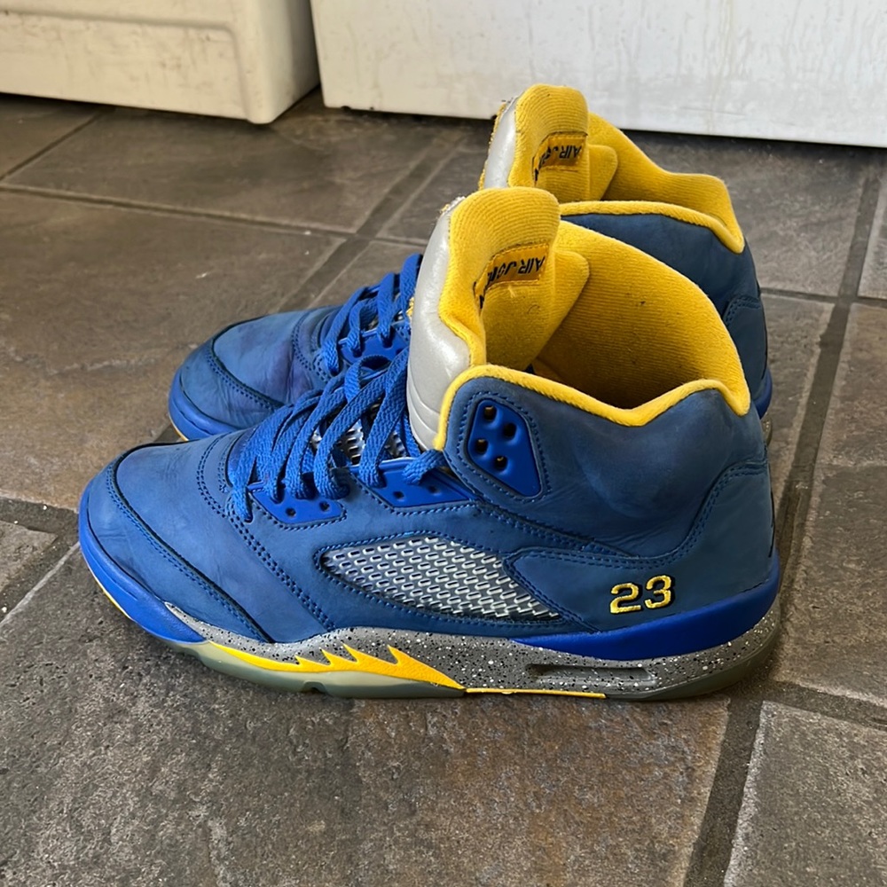 Jordan laney 5 size 9.5 blue yellow silver